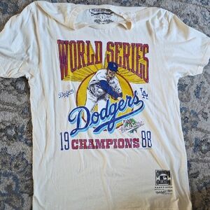 Mitchell & Ness Nostalgia Co. Cream T-Shirt